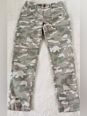 GAP Girlfriend Khaki Camo Pants in Green and Tan